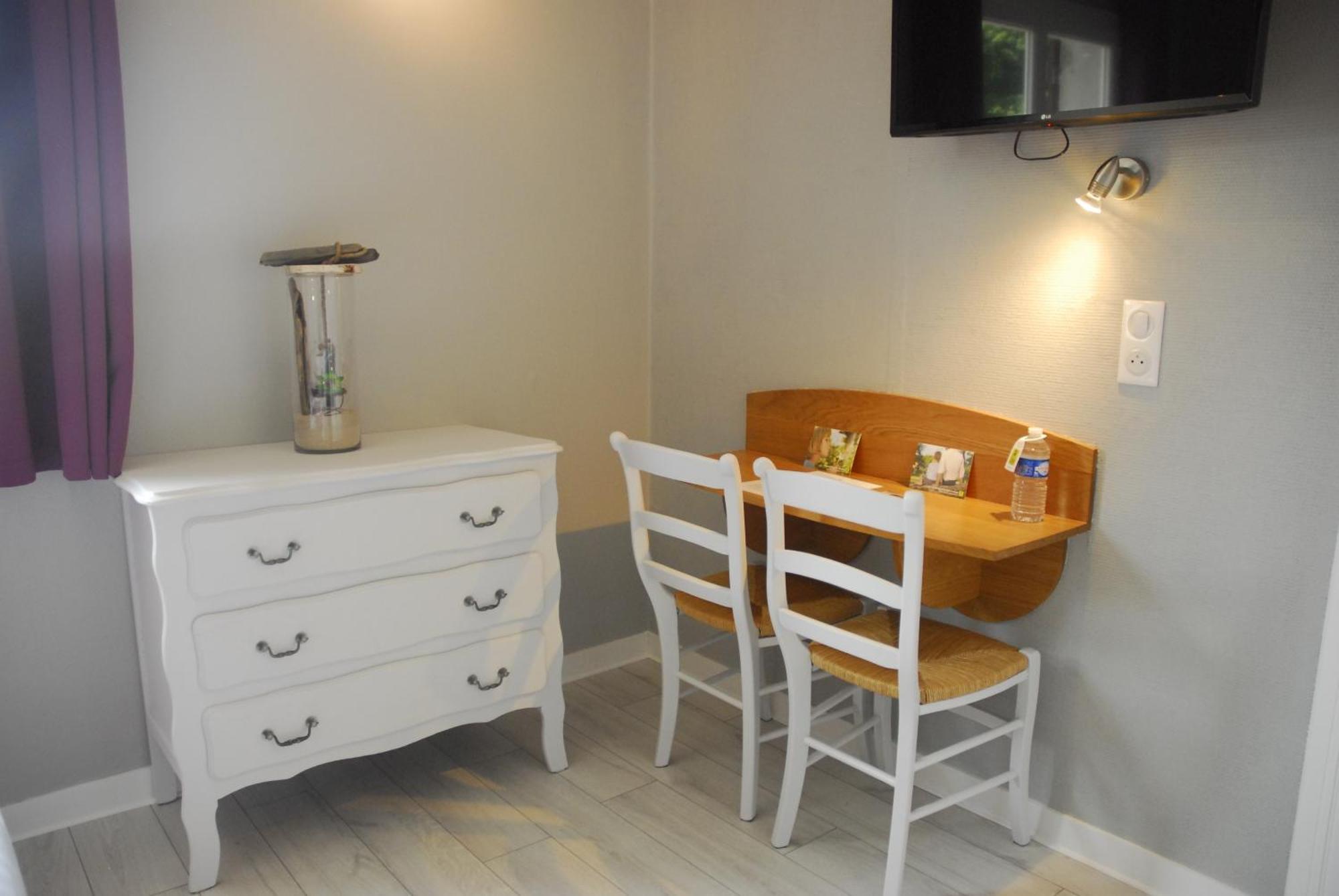 Logis Hotel Le Relais Du Bois Vialotte 利尼翁河畔勒尚邦 外观 照片