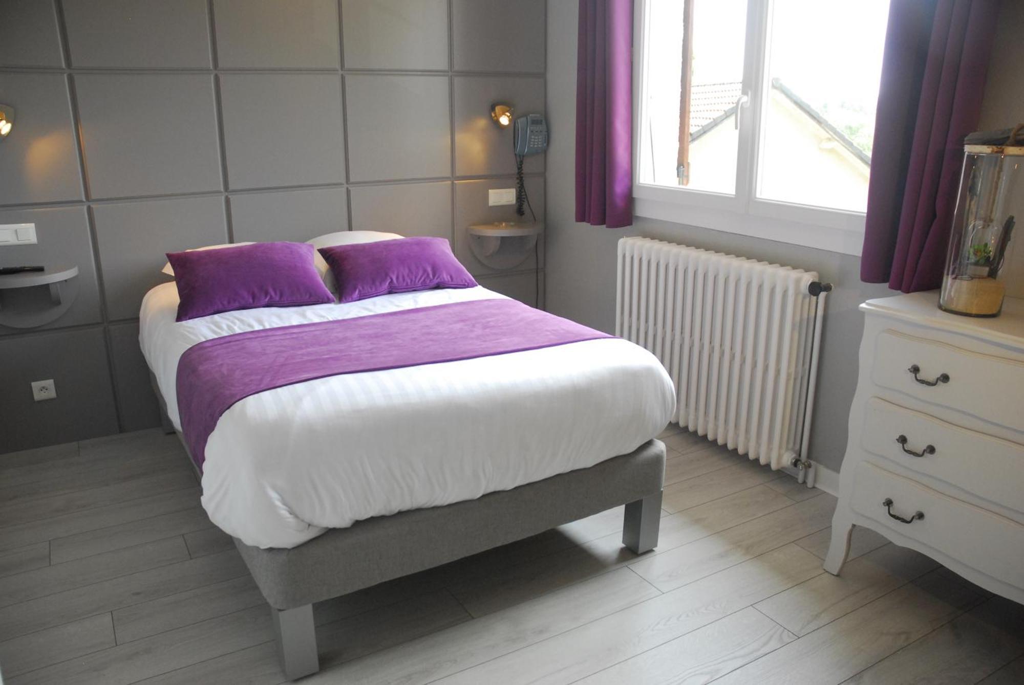 Logis Hotel Le Relais Du Bois Vialotte 利尼翁河畔勒尚邦 外观 照片