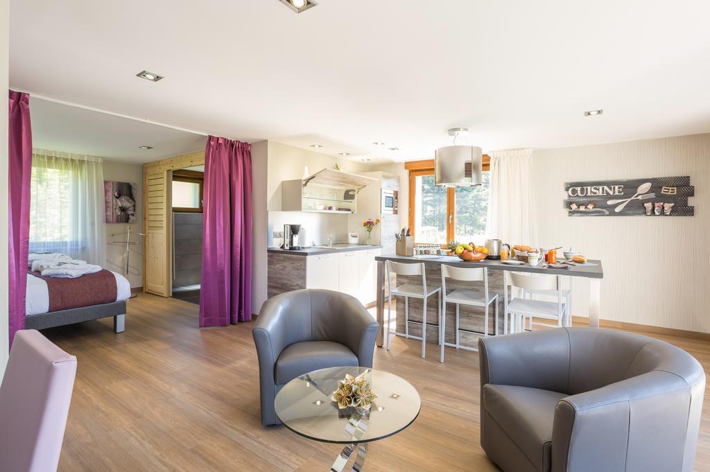 Logis Hotel Le Relais Du Bois Vialotte 利尼翁河畔勒尚邦 外观 照片
