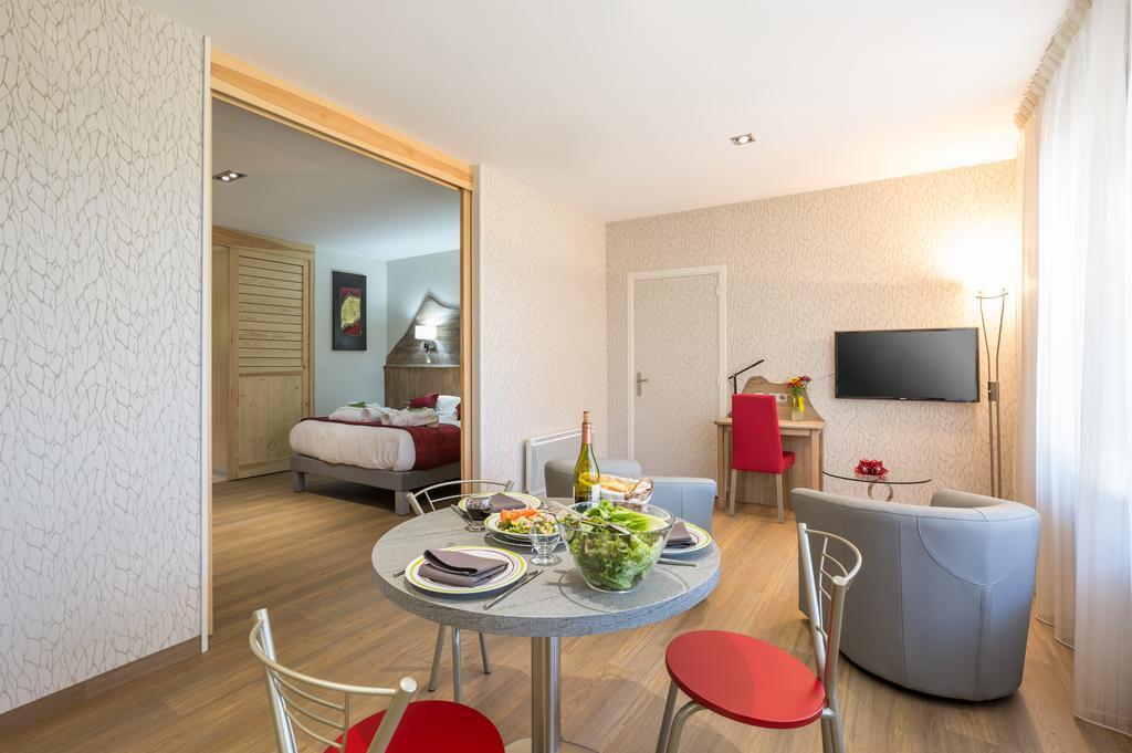 Logis Hotel Le Relais Du Bois Vialotte 利尼翁河畔勒尚邦 外观 照片